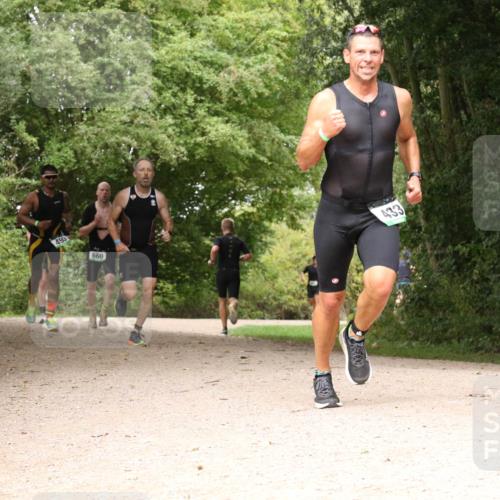 30.08.2026 - Elbe Triathlon Hamburg Antke Förster http://msf.ph/oto/10096980 30.08.2026 10:30:44 Laufen 490, 660, 433 meine-sportfotos.de