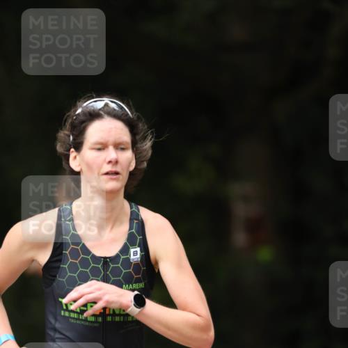 30.08.2026 - Elbe Triathlon Hamburg Antke Förster http://msf.ph/oto/10096981 30.08.2026 10:26:03 Laufen 353 meine-sportfotos.de