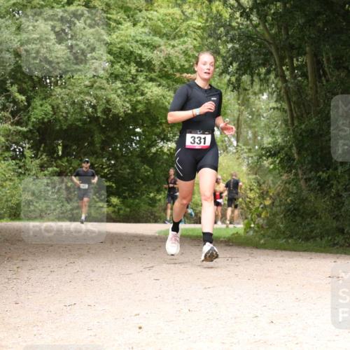 30.08.2026 - Elbe Triathlon Hamburg Antke Förster http://msf.ph/oto/10096994 30.08.2026 10:30:49 Laufen 331 meine-sportfotos.de