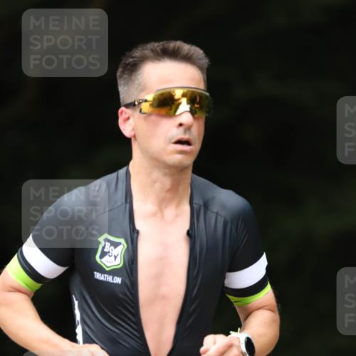 30.08.2026 - Elbe Triathlon Hamburg Antke Förster http://msf.ph/oto/10097005 30.08.2026 10:26:16 Laufen 1945 meine-sportfotos.de