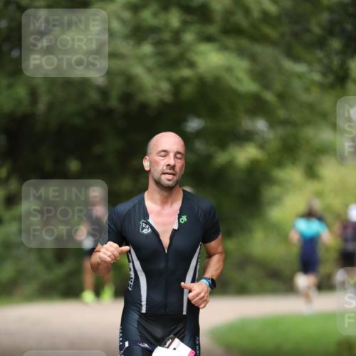 30.08.2026 - Elbe Triathlon Hamburg Antke Förster http://msf.ph/oto/10097029 30.08.2026 10:26:44 Laufen 9 meine-sportfotos.de
