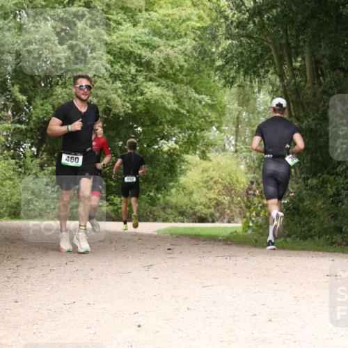 30.08.2026 - Elbe Triathlon Hamburg Antke Förster http://msf.ph/oto/10097034 30.08.2026 10:31:36 Laufen 460, 452, 35 meine-sportfotos.de