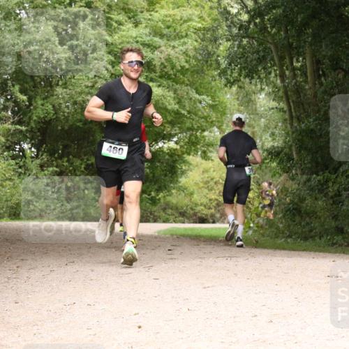 30.08.2026 - Elbe Triathlon Hamburg Antke Förster http://msf.ph/oto/10097036 30.08.2026 10:31:36 Laufen 460, 39 meine-sportfotos.de