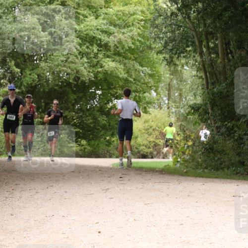 30.08.2026 - Elbe Triathlon Hamburg Antke Förster http://msf.ph/oto/10097050 30.08.2026 10:31:51 Laufen 588, 663, 275 meine-sportfotos.de