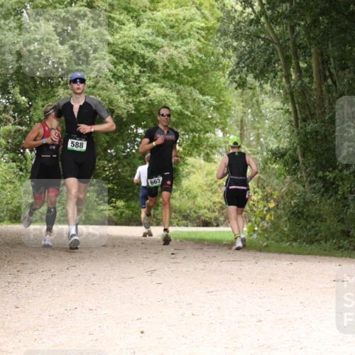 30.08.2026 - Elbe Triathlon Hamburg Antke Förster http://msf.ph/oto/10097054 30.08.2026 10:31:54 Laufen 588, 663 meine-sportfotos.de