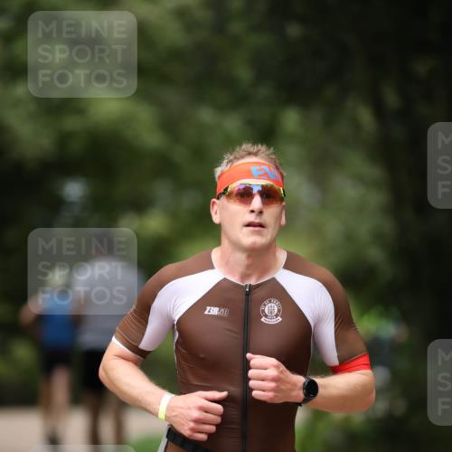 30.08.2026 - Elbe Triathlon Hamburg Antke Förster http://msf.ph/oto/10097055 30.08.2026 10:27:05 Laufen 3, 1910, 23 meine-sportfotos.de
