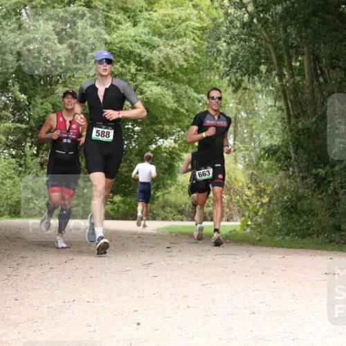 30.08.2026 - Elbe Triathlon Hamburg Antke Förster http://msf.ph/oto/10097056 30.08.2026 10:31:55 Laufen 588, 663 meine-sportfotos.de