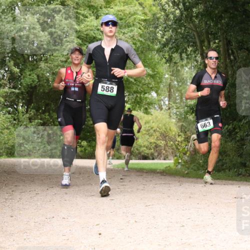 30.08.2026 - Elbe Triathlon Hamburg Antke Förster http://msf.ph/oto/10097058 30.08.2026 10:31:56 Laufen 588, 663 meine-sportfotos.de