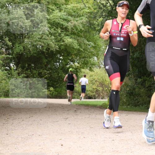 30.08.2026 - Elbe Triathlon Hamburg Antke Förster http://msf.ph/oto/10097062 30.08.2026 10:31:57 Laufen 588 meine-sportfotos.de
