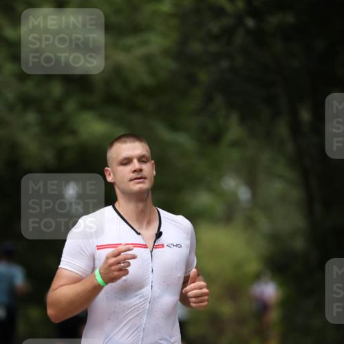 30.08.2026 - Elbe Triathlon Hamburg Antke Förster http://msf.ph/oto/10097067 30.08.2026 10:27:28 Laufen 489 meine-sportfotos.de