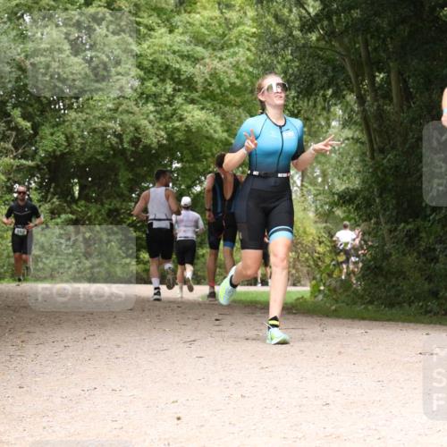 30.08.2026 - Elbe Triathlon Hamburg Antke Förster http://msf.ph/oto/10097104 30.08.2026 10:32:45 Laufen  meine-sportfotos.de