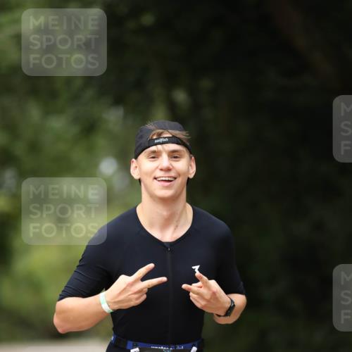 30.08.2026 - Elbe Triathlon Hamburg Antke Förster http://msf.ph/oto/10097119 30.08.2026 10:27:55 Laufen 481 meine-sportfotos.de