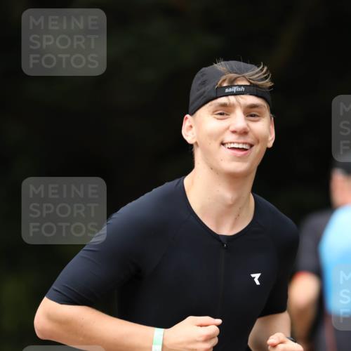 30.08.2026 - Elbe Triathlon Hamburg Antke Förster http://msf.ph/oto/10097123 30.08.2026 10:27:56 Laufen 481 meine-sportfotos.de