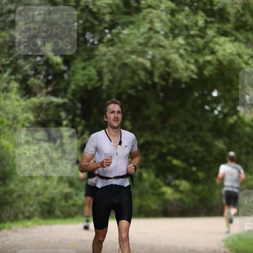 30.08.2026 - Elbe Triathlon Hamburg Antke Förster http://msf.ph/oto/10097135 30.08.2026 10:28:23 Laufen  meine-sportfotos.de