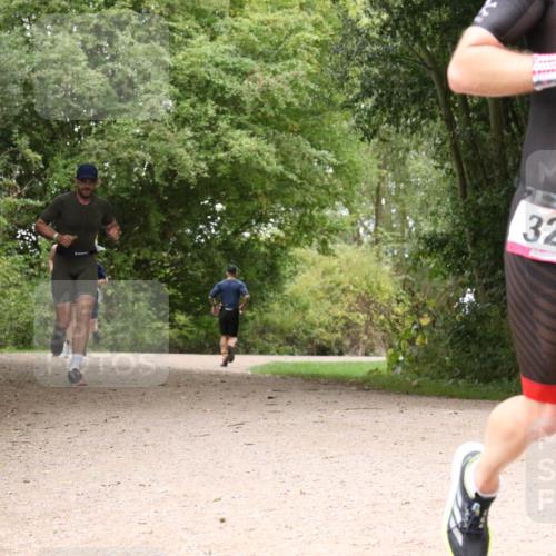 30.08.2026 - Elbe Triathlon Hamburg Antke Förster http://msf.ph/oto/10097138 30.08.2026 10:33:02 Laufen 325 meine-sportfotos.de