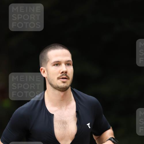 30.08.2026 - Elbe Triathlon Hamburg Antke Förster http://msf.ph/oto/10097155 30.08.2026 10:28:31 Laufen 567 meine-sportfotos.de