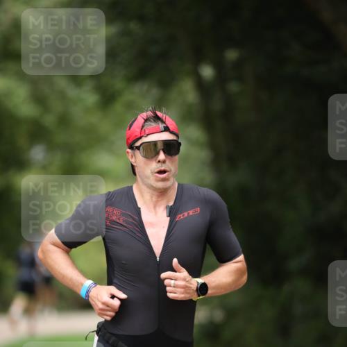 30.08.2026 - Elbe Triathlon Hamburg Antke Förster http://msf.ph/oto/10097159 30.08.2026 10:28:35 Laufen 3 meine-sportfotos.de