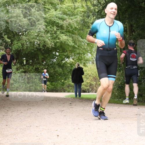 30.08.2026 - Elbe Triathlon Hamburg Antke Förster http://msf.ph/oto/10097162 30.08.2026 10:33:21 Laufen 254 meine-sportfotos.de