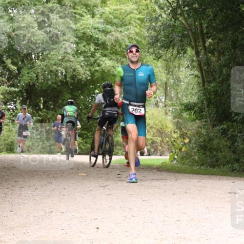 30.08.2026 - Elbe Triathlon Hamburg Antke Förster http://msf.ph/oto/10097190 30.08.2026 10:33:46 Laufen 338, 366, 202 meine-sportfotos.de