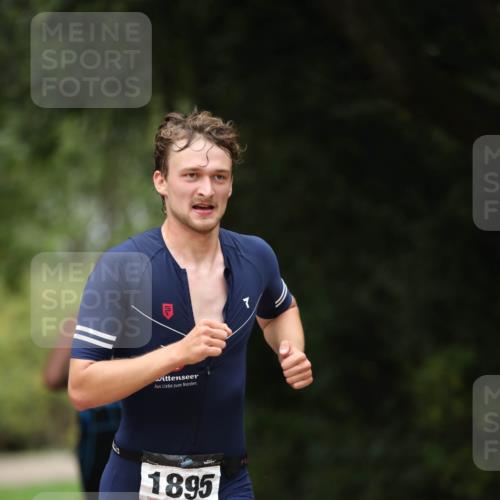 30.08.2026 - Elbe Triathlon Hamburg Antke Förster http://msf.ph/oto/10097191 30.08.2026 10:29:22 Laufen 1895 meine-sportfotos.de