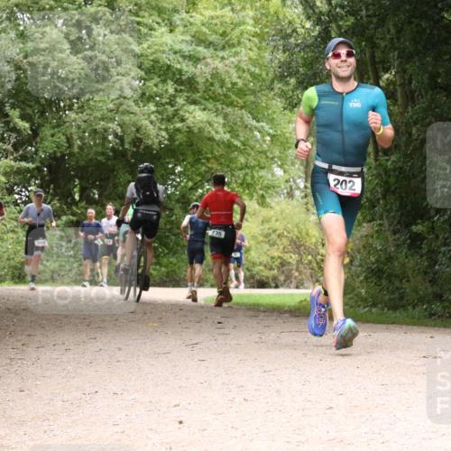 30.08.2026 - Elbe Triathlon Hamburg Antke Förster http://msf.ph/oto/10097192 30.08.2026 10:33:46 Laufen 338, 366, 735, 202 meine-sportfotos.de