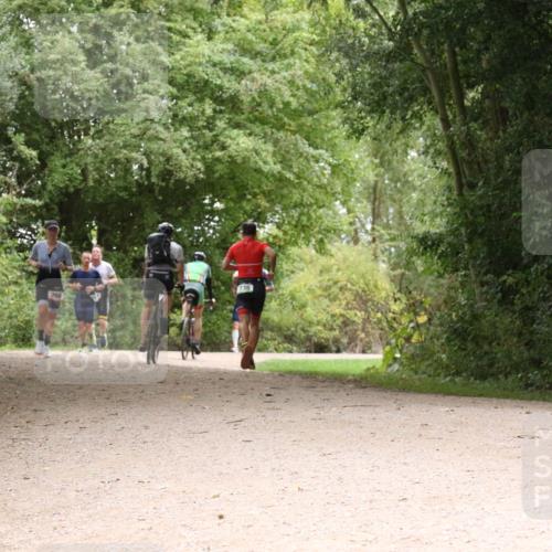 30.08.2026 - Elbe Triathlon Hamburg Antke Förster http://msf.ph/oto/10097194 30.08.2026 10:33:47 Laufen 338, 366, 735, 202 meine-sportfotos.de