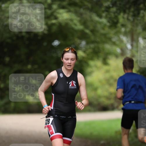 30.08.2026 - Elbe Triathlon Hamburg Antke Förster http://msf.ph/oto/10097195 30.08.2026 10:29:25 Laufen 28 meine-sportfotos.de