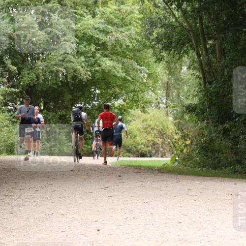 30.08.2026 - Elbe Triathlon Hamburg Antke Förster http://msf.ph/oto/10097196 30.08.2026 10:33:47 Laufen 338, 366 meine-sportfotos.de