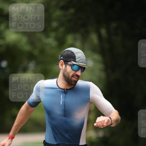 30.08.2026 - Elbe Triathlon Hamburg Antke Förster http://msf.ph/oto/10097209 30.08.2026 10:29:43 Laufen 536 meine-sportfotos.de
