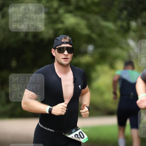 30.08.2026 - Elbe Triathlon Hamburg Antke Förster http://msf.ph/oto/10097219 30.08.2026 10:29:47 Laufen 30 meine-sportfotos.de