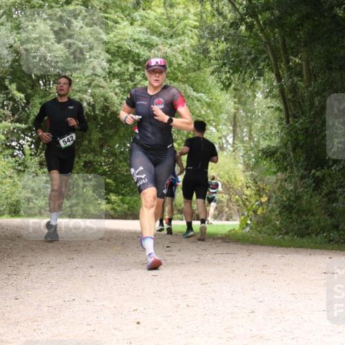30.08.2026 - Elbe Triathlon Hamburg Antke Förster http://msf.ph/oto/10097234 30.08.2026 10:34:12 Laufen 542 meine-sportfotos.de
