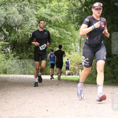 30.08.2026 - Elbe Triathlon Hamburg Antke Förster http://msf.ph/oto/10097236 30.08.2026 10:34:13 Laufen 542 meine-sportfotos.de