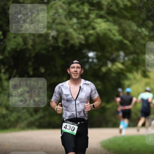 30.08.2026 - Elbe Triathlon Hamburg Antke Förster http://msf.ph/oto/10097237 30.08.2026 10:30:16 Laufen 430 meine-sportfotos.de