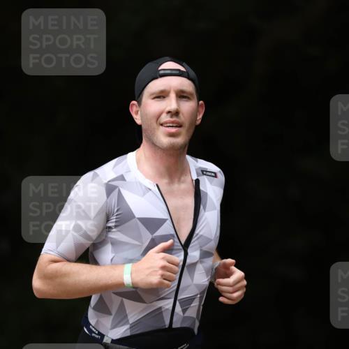 30.08.2026 - Elbe Triathlon Hamburg Antke Förster http://msf.ph/oto/10097243 30.08.2026 10:30:18 Laufen 430 meine-sportfotos.de