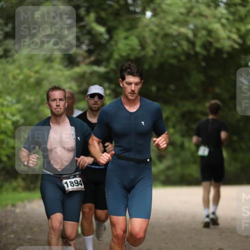 30.08.2026 - Elbe Triathlon Hamburg Antke Förster http://msf.ph/oto/10097263 30.08.2026 10:30:33 Laufen 1894, 2 meine-sportfotos.de