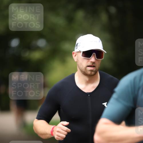 30.08.2026 - Elbe Triathlon Hamburg Antke Förster http://msf.ph/oto/10097273 30.08.2026 10:30:36 Laufen 82 meine-sportfotos.de