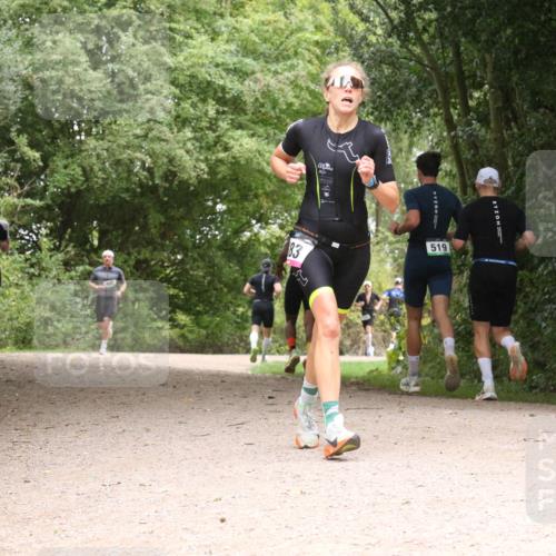 30.08.2026 - Elbe Triathlon Hamburg Antke Förster http://msf.ph/oto/10097274 30.08.2026 10:34:58 Laufen 584, 519 meine-sportfotos.de