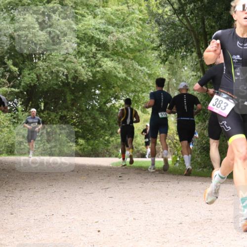 30.08.2026 - Elbe Triathlon Hamburg Antke Förster http://msf.ph/oto/10097276 30.08.2026 10:34:58 Laufen 584, 519, 383 meine-sportfotos.de