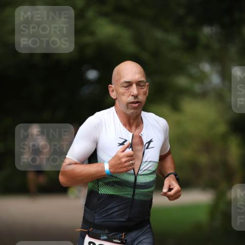 30.08.2026 - Elbe Triathlon Hamburg Antke Förster http://msf.ph/oto/10097277 30.08.2026 10:30:38 Laufen 261 meine-sportfotos.de