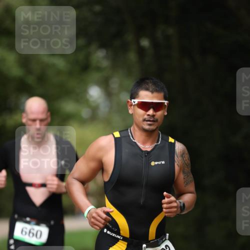 30.08.2026 - Elbe Triathlon Hamburg Antke Förster http://msf.ph/oto/10097295 30.08.2026 10:30:48 Laufen 660, 4, 493 meine-sportfotos.de
