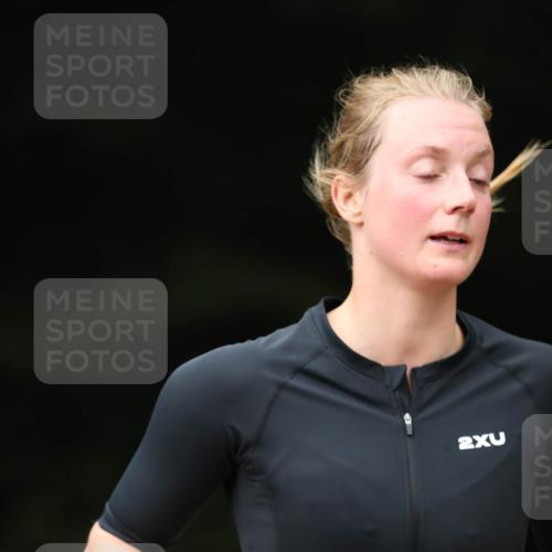 30.08.2026 - Elbe Triathlon Hamburg Antke Förster http://msf.ph/oto/10097305 30.08.2026 10:30:52 Laufen 331, 2 meine-sportfotos.de