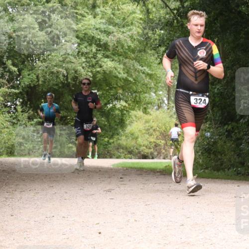30.08.2026 - Elbe Triathlon Hamburg Antke Förster http://msf.ph/oto/10097316 30.08.2026 10:35:18 Laufen 267, 321, 324 meine-sportfotos.de