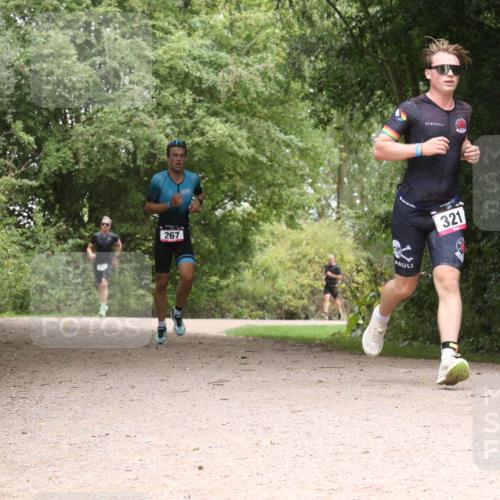 30.08.2026 - Elbe Triathlon Hamburg Antke Förster http://msf.ph/oto/10097322 30.08.2026 10:35:20 Laufen 267, 321 meine-sportfotos.de