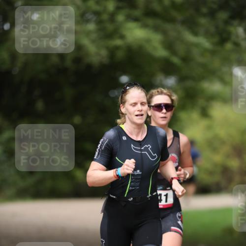 30.08.2026 - Elbe Triathlon Hamburg Antke Förster http://msf.ph/oto/10097331 30.08.2026 10:31:10 Laufen  meine-sportfotos.de