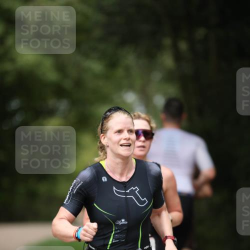 30.08.2026 - Elbe Triathlon Hamburg Antke Förster http://msf.ph/oto/10097333 30.08.2026 10:31:11 Laufen 377 meine-sportfotos.de