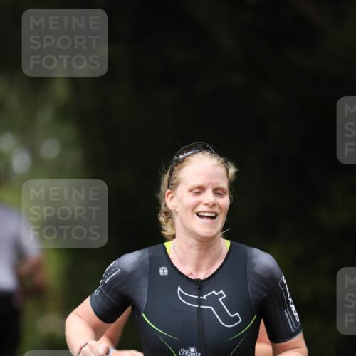 30.08.2026 - Elbe Triathlon Hamburg Antke Förster http://msf.ph/oto/10097335 30.08.2026 10:31:11 Laufen  meine-sportfotos.de