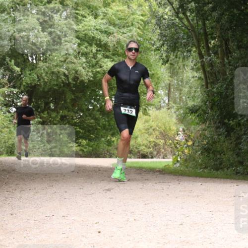 30.08.2026 - Elbe Triathlon Hamburg Antke Förster http://msf.ph/oto/10097338 30.08.2026 10:35:29 Laufen 732 meine-sportfotos.de