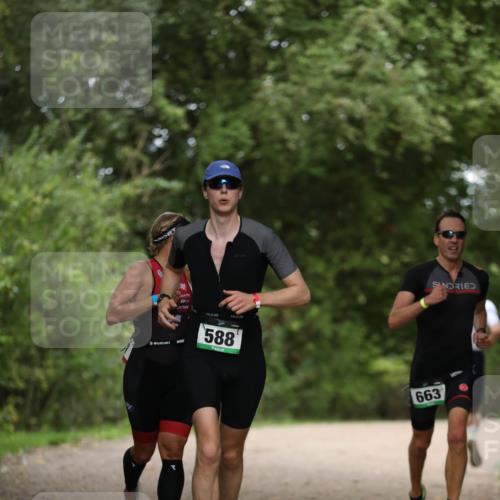 30.08.2026 - Elbe Triathlon Hamburg Antke Förster http://msf.ph/oto/10097359 30.08.2026 10:31:55 Laufen 588, 663 meine-sportfotos.de