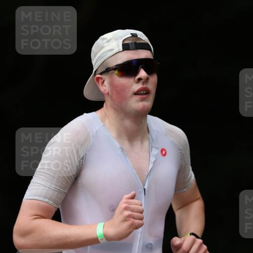 30.08.2026 - Elbe Triathlon Hamburg Antke Förster http://msf.ph/oto/10097391 30.08.2026 10:32:32 Laufen 412 meine-sportfotos.de