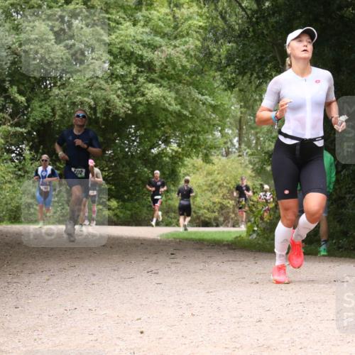 30.08.2026 - Elbe Triathlon Hamburg Antke Förster http://msf.ph/oto/10097420 30.08.2026 10:36:26 Laufen 02, 418 meine-sportfotos.de